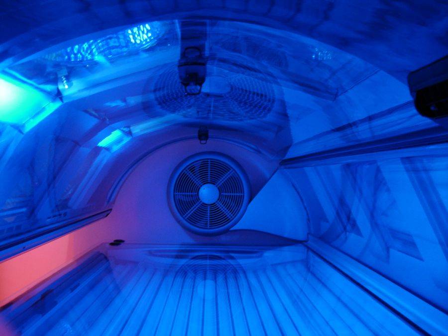 Solarium nam nie szkodzi? Zachód obala mity! 
