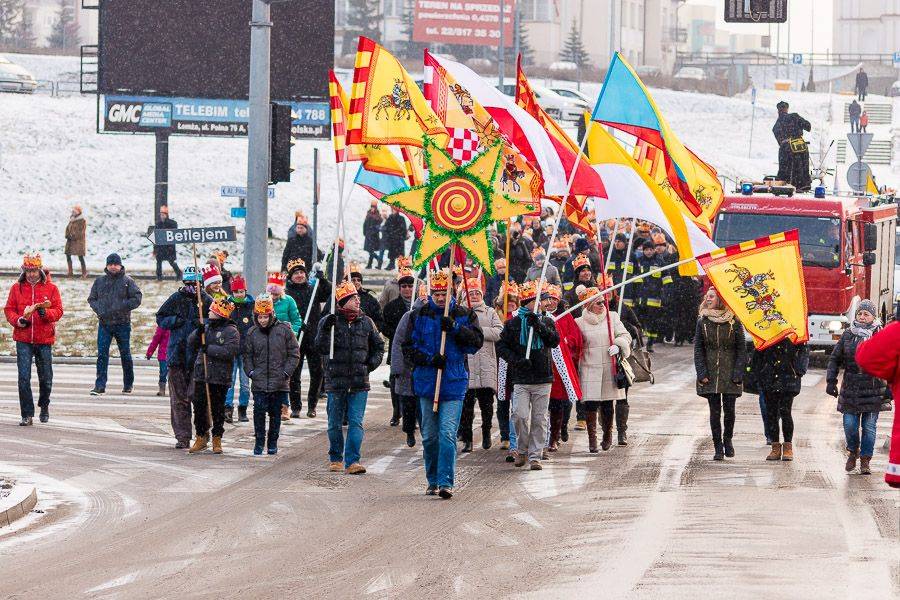 Orszak Trzech Króli przeszedł ulicami Łomży [VIDEO i FOTO]