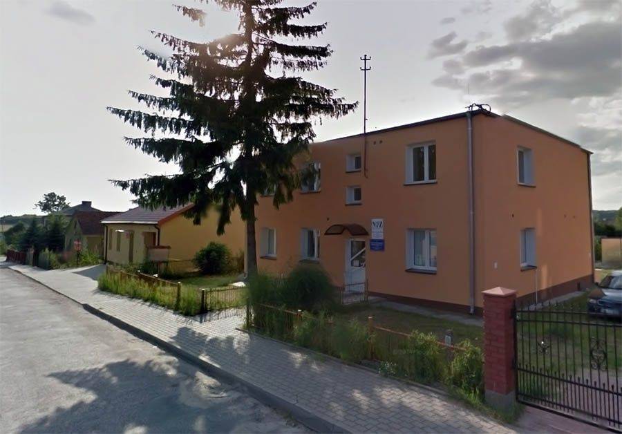 Spór o ośrodek zdrowia w Rogienicach. Brak lekarza, pacjenci zdezorientowani
