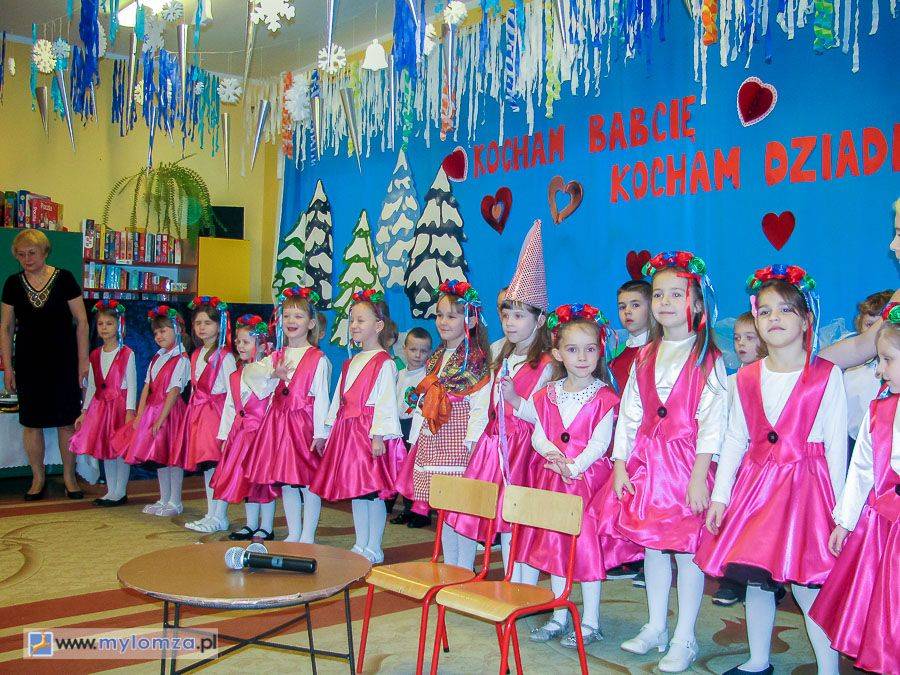 Dzień Babci i Dziadka w Przedszkolu Publicznym Nr 5 w Łomży [FOTO]