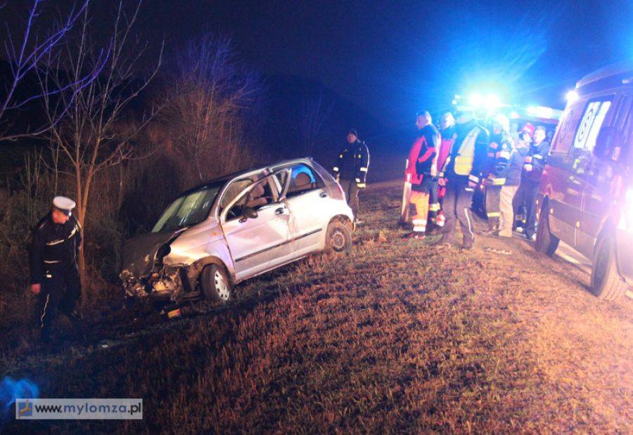 Śmiertelne dachowanie w Piątnicy [FOTO]