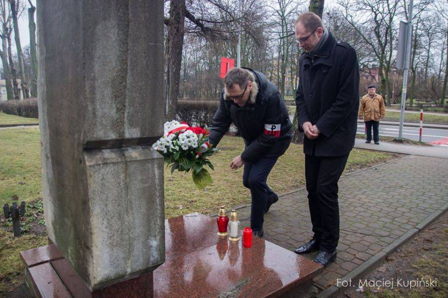 Członkowie partii KORWiN uczcili pamięć żołnierzy AK [FOTO]