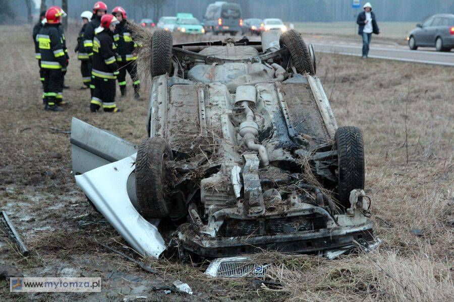 Volvo dachowało w okolicy Śniadowa [FOTO]