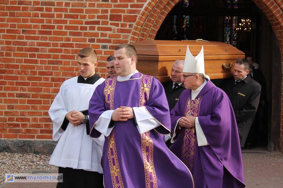 Profesor Bender spoczął na łomżyńskim cmentarzu [FOTO]