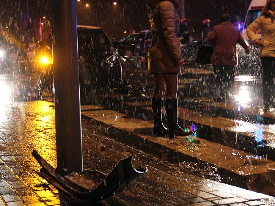 Piesi łamią przepisy ruchu drogowego