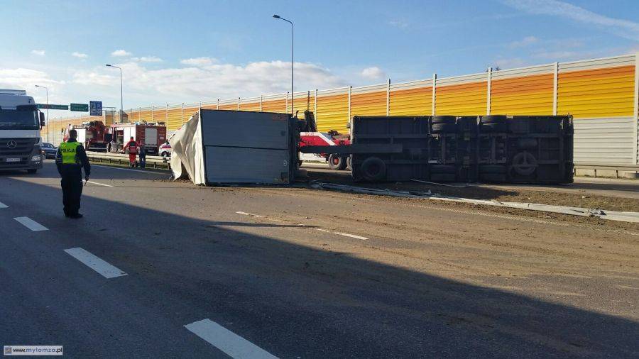 Wypadek na trasie Jeżewo – Białystok. Droga zablokowana w obu kierunkach [FOTO]