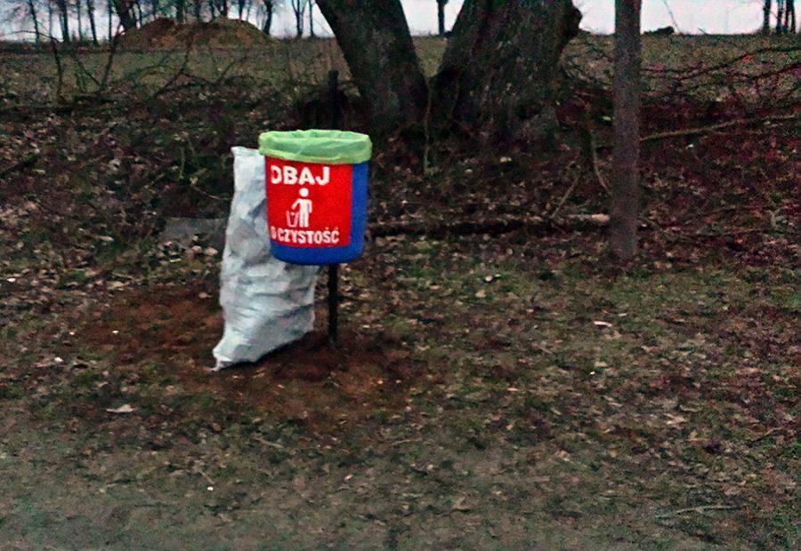Kto chciałby mieszkać na wysypisku śmieci? [FOTO]