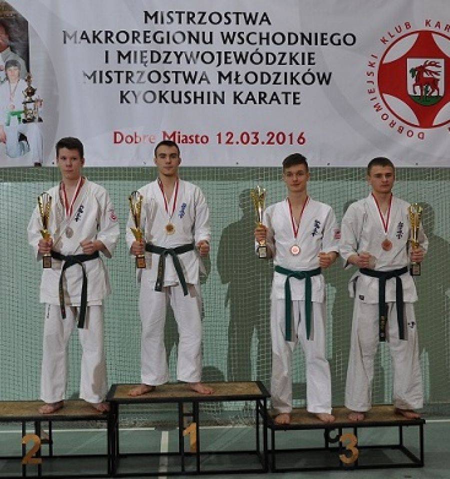 Medale karateków na Makroregionie