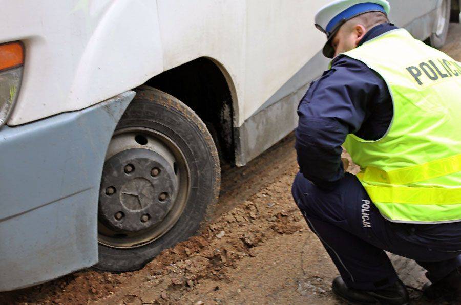 Gimbusy do kontroli. Policja zatrzymuje dowody rejestracyjne [FOTO]
