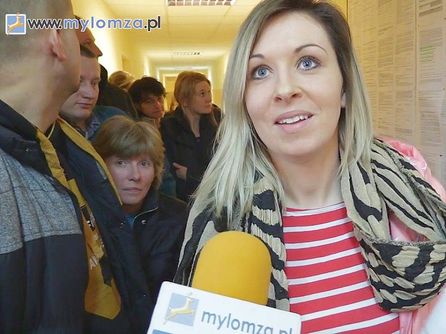 Oblężenie na Polnej w pierwszym dniu programu Rodzina 500+ [VIDEO]