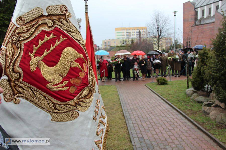 Łomża upamiętniła rocznicę Zbrodni Katyńskiej i Katastrofy Smoleńskiej [FOTO]
