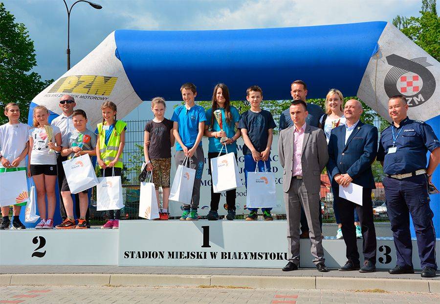 Wicemistrzowie województwa z SP w Olszynach