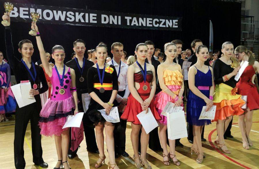 Puchary i medale tancerzy AKAT-u [FOTO]