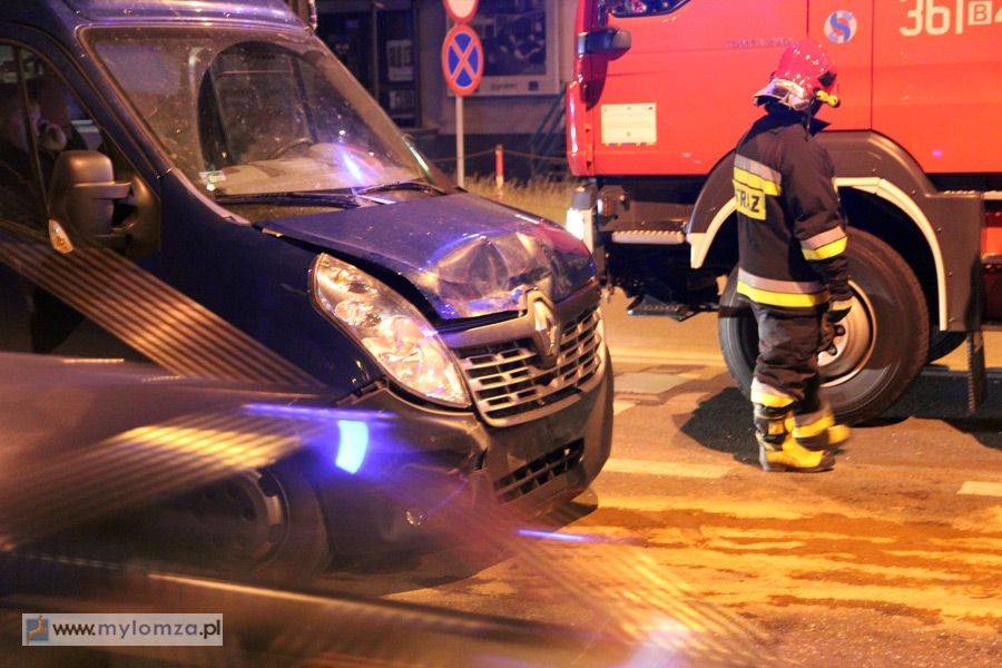 Przerwana podróż! Wypadek na Al. Legionów [FOTO]