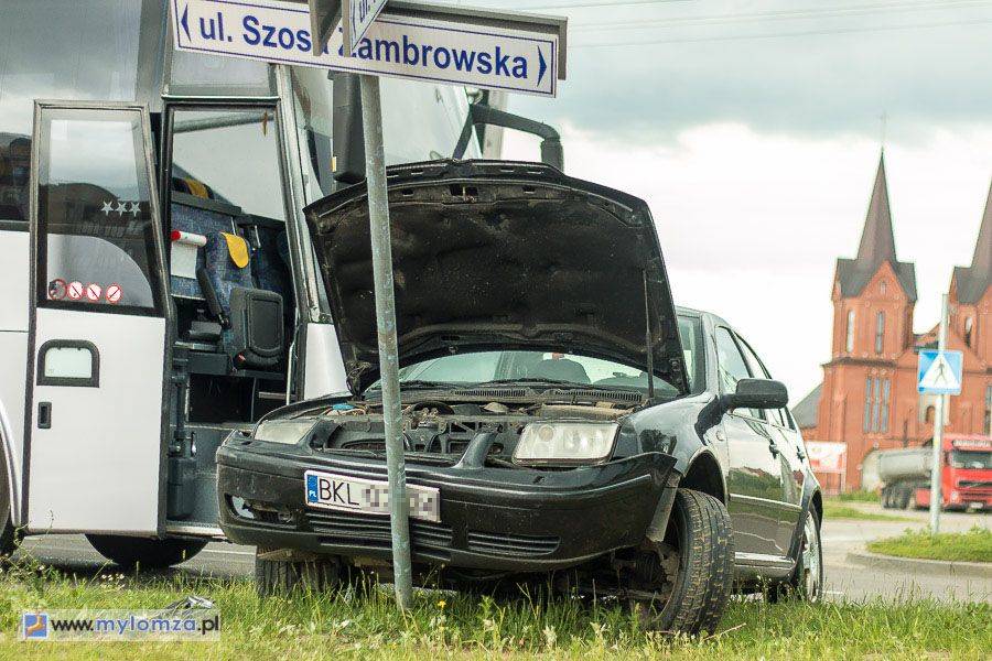 Wypadek na skrzyżowaniu [FOTO]