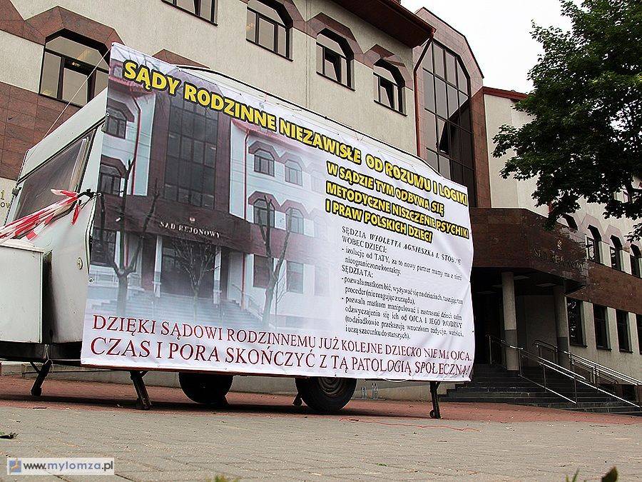Miesiąc głodówki przed sądem. Na początek...