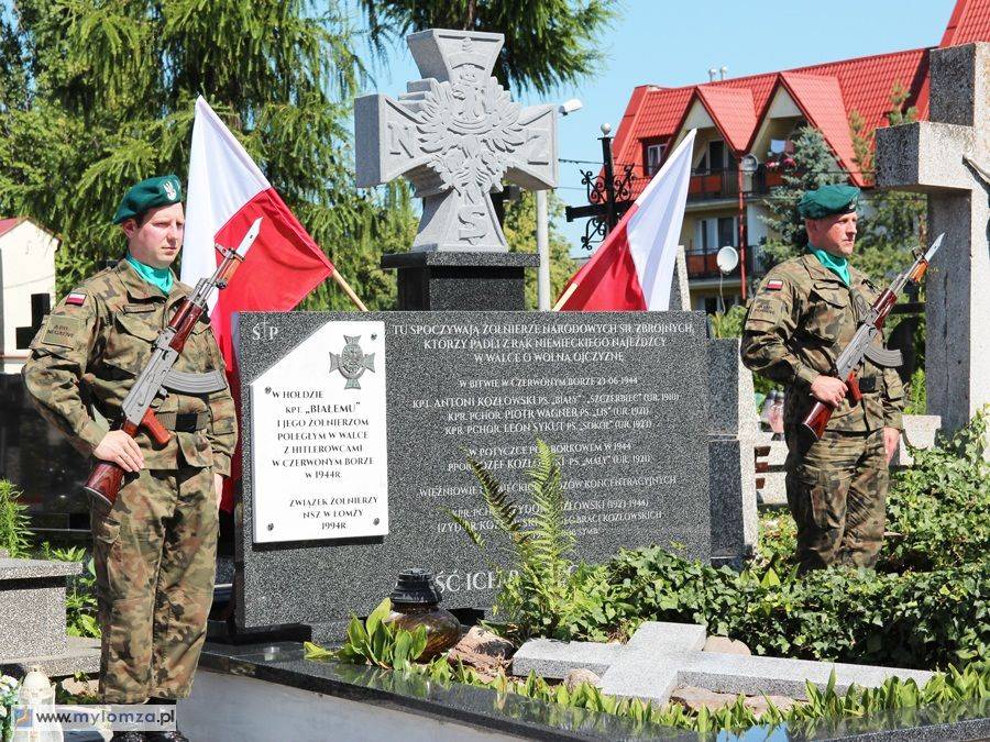 Podwójne obchody 72. rocznicy bitwy w Czerwonym Borze [FOTO]