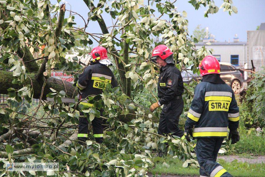 Gwałtowne gradobicie i ulewa w Łomży [VIDEO i FOTO]