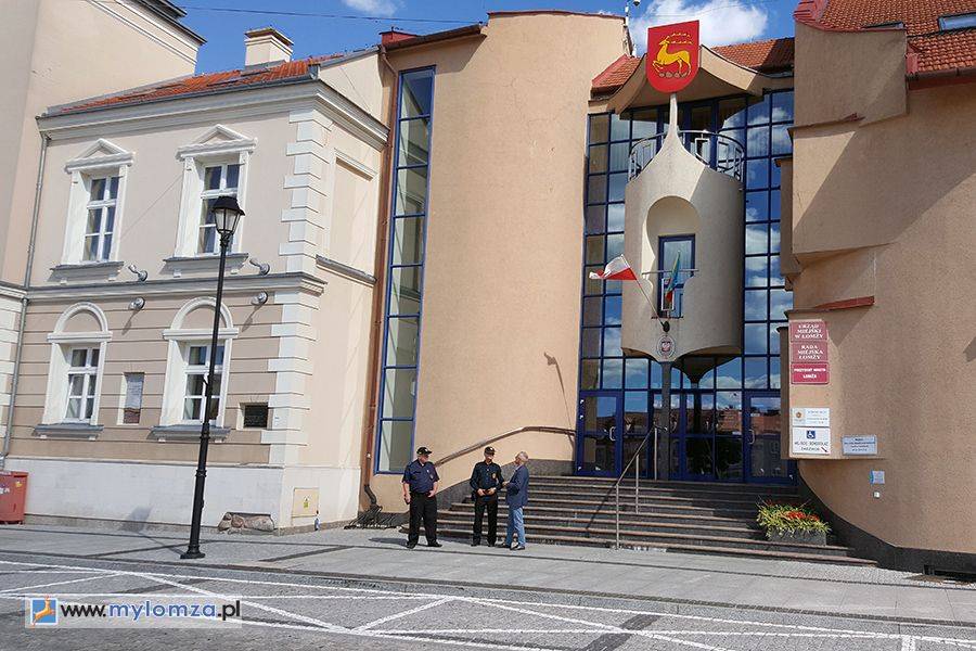 Zwiększone bezpieczeństwo w Ratuszu. Będą wyrywkowe kontrole!
