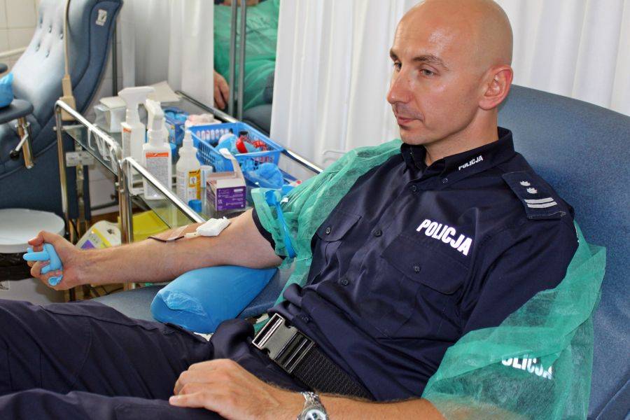 Łomżyńscy policjanci zachęcają do oddawania krwi
