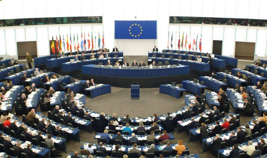 Pomagamy łomżyniance wygrać staż w Parlamencie Europejskim!