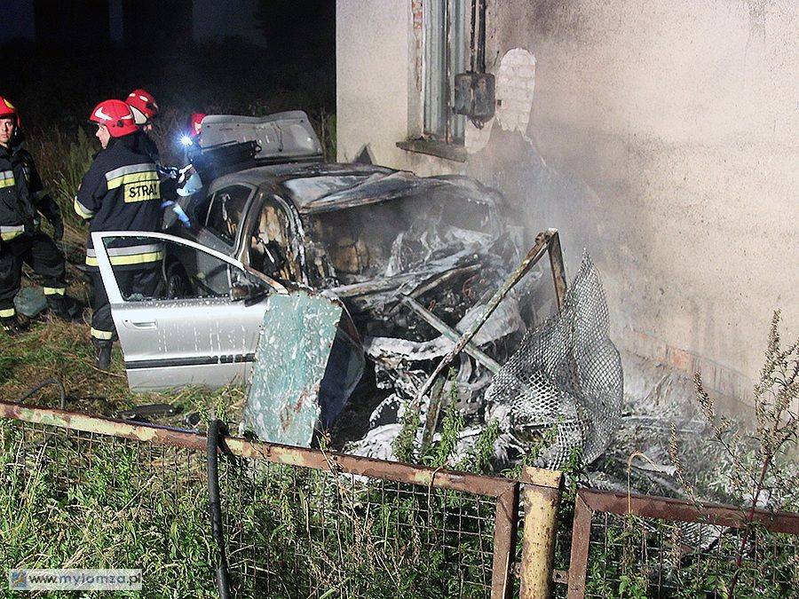 Samochód doszczętnie spłonął! Kierowca i pasażerowie zniknęli! [FOTO]