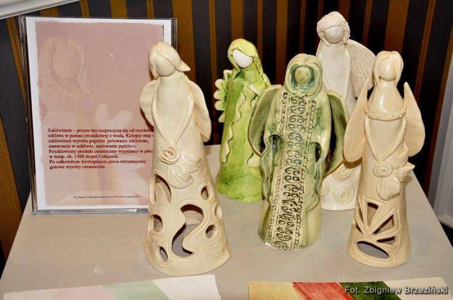 Gliniane anioły zamieszkały w Domku Pastora [FOTO]