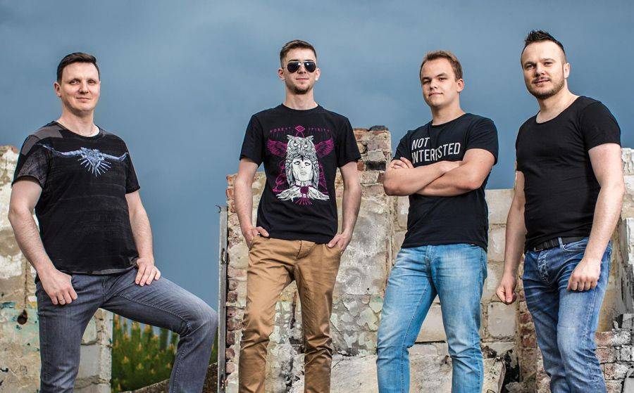 Firewalk chce na playlistę radiowej 