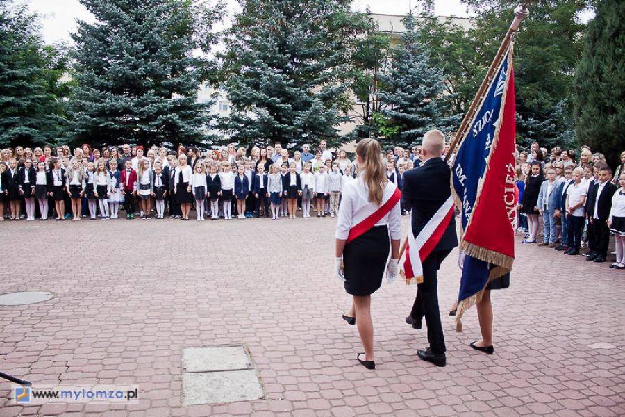 Inauguracja roku szkolnego 2016/17 w Szkole Podstawowej Nr 10 [FOTO]