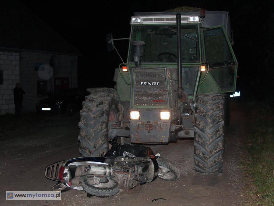 Skuterem wjechał wprost pod traktor. Trafił do szpitala! [FOTO]