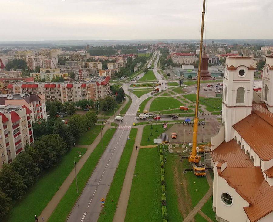 Skrzyżowanie Zawadzkiej i Niemcewicza ze światłami