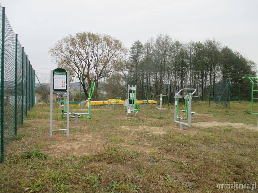 Nowe boiska i siłownie dostępne dla mieszkańców gminy Łomża [FOTO]