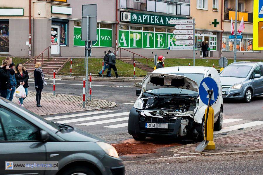 Wypadek na Rondzie Kościuszki. Utrudnienia w ruchu [FOTO]