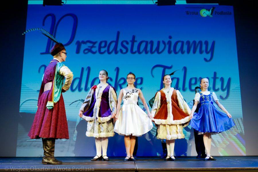 Stypendyści marszałka z Łomży i powiatu łomżyńskiego