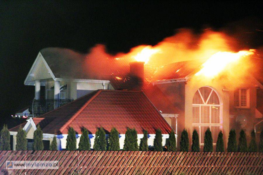 Pożar w budynku jednorodzinnego w Kisielnicy. Duże straty materialne! [FOTO]