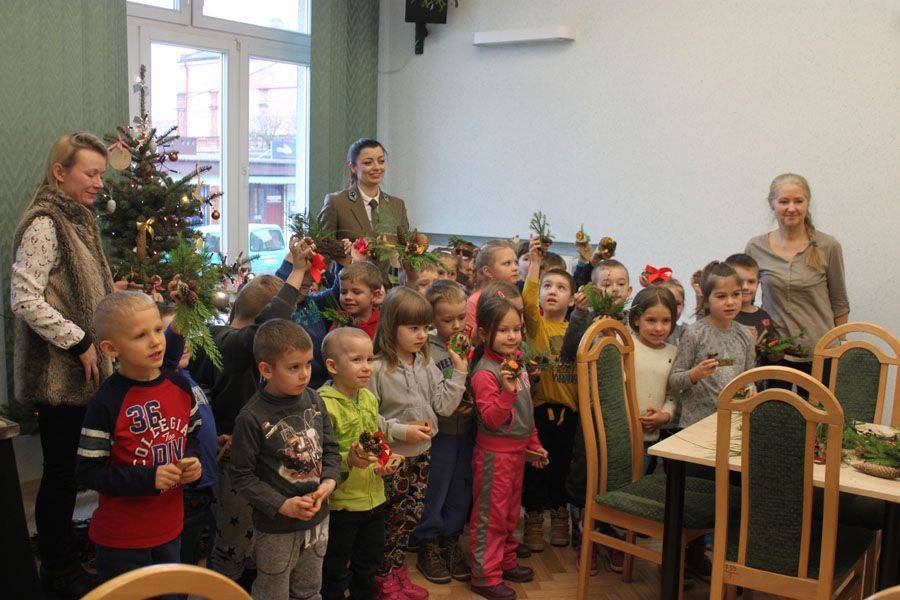 Choinka z leśnikiem. Warsztaty dla dzieci [VIDEO i FOTO]