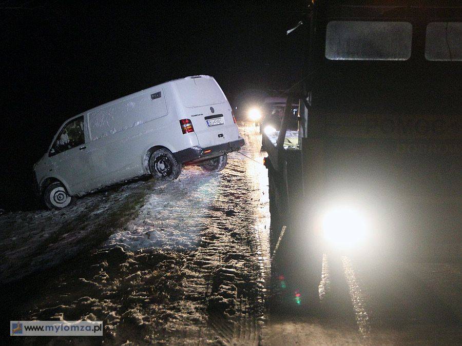Ślisko i niebezpiecznie na drogach [FOTO]