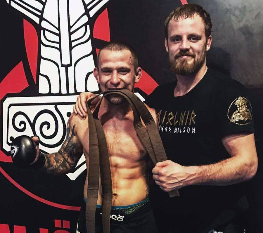Gunnar Nelson wręczył Damianowi Zorczykowskiemu brązowy pas BJJ [VIDEO]