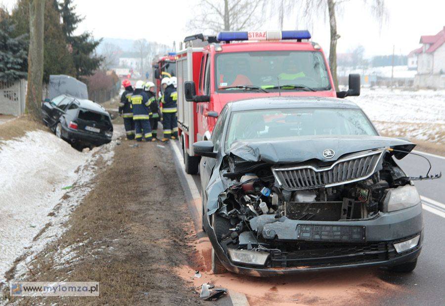 Wypadek w Kisielnicy. Dwie osoby w szpitalu [FOTO]