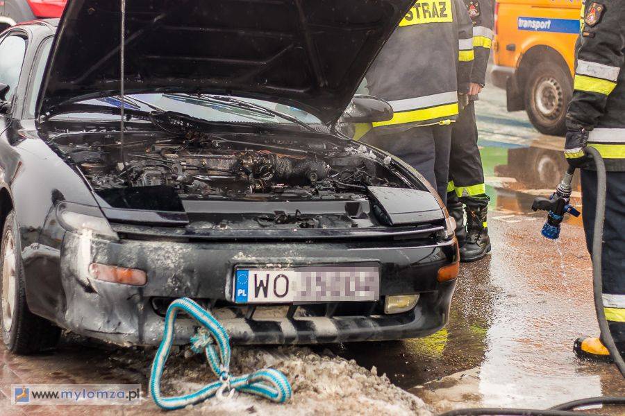 Pożar auta na Poznańskiej [FOTO]
