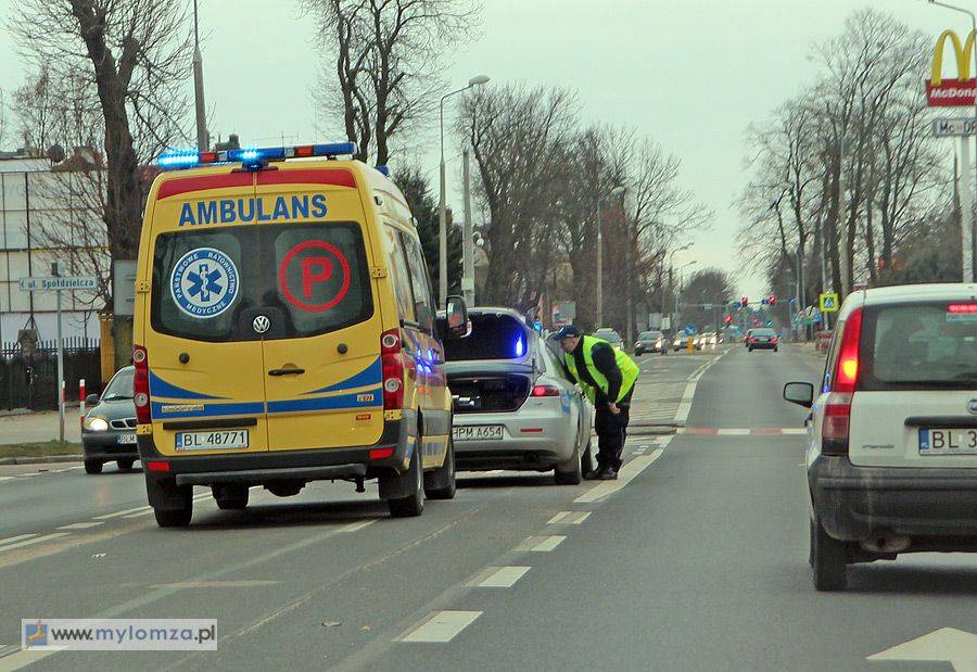 Wypadek trzech aut na Al. Legionów [FOTO]