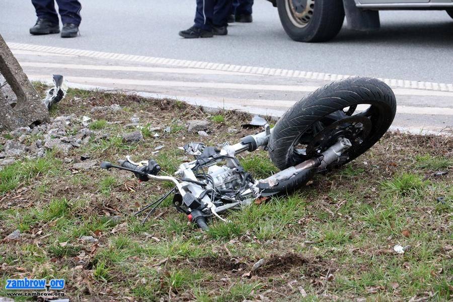 Hamował przed fotoradarem? Wjechał w słup energetyczny! [FOTO]