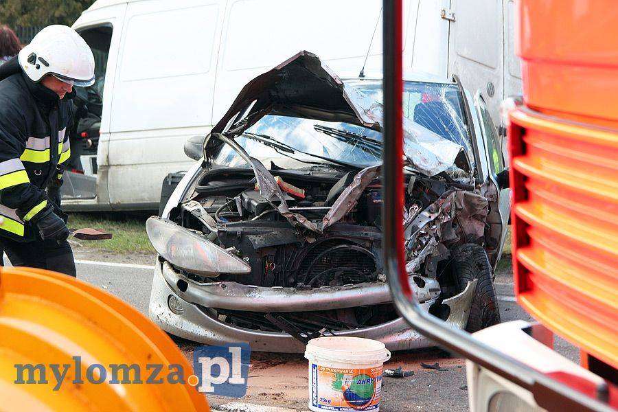Wypadek za Śniadowem. Droga 677 zablokowana [FOTO]