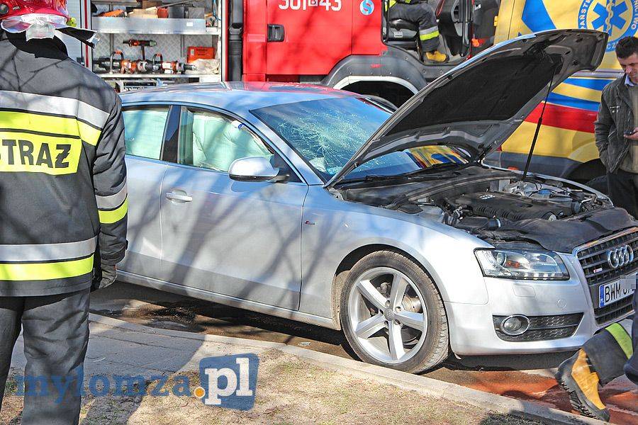 Jedwabne: rozbite auta w centrum miasta [FOTO]