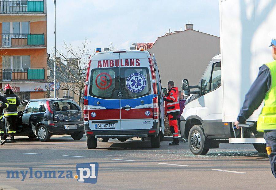 Po zderzeniu 4 aut utrudnienia na drogach [FOTO]