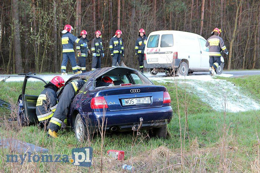 Wypadek o poranku. Trzy osoby w szpitalu [FOTO]