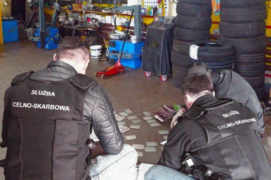 Zakłady oponiarskie na celowniku KAS