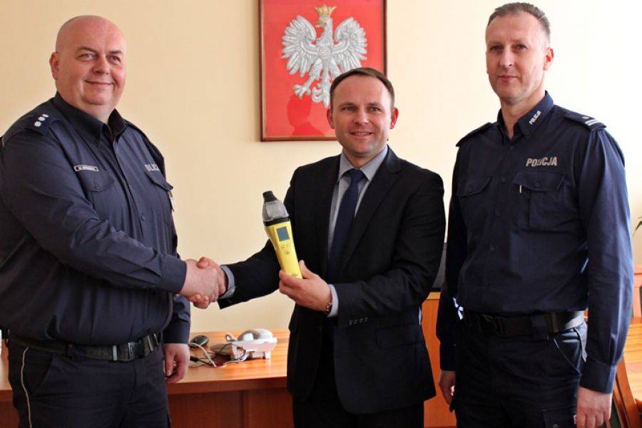 Alkomat przesiewowy w prezencie dla Policji