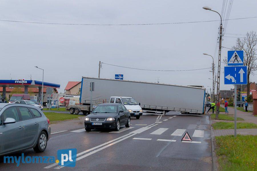 Uwaga kierowcy! Zablokowana ulica Poznańska [FOTO]