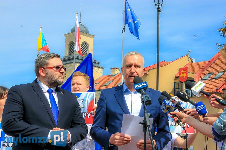 Tyszkiewicz interweniuje w ratuszu w sprawie znikającego masztu z flagą UE [VIDEO i FOTO]